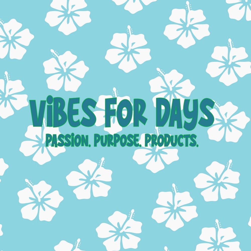 Meet your Posher Lisa, aka Vibes For Days!